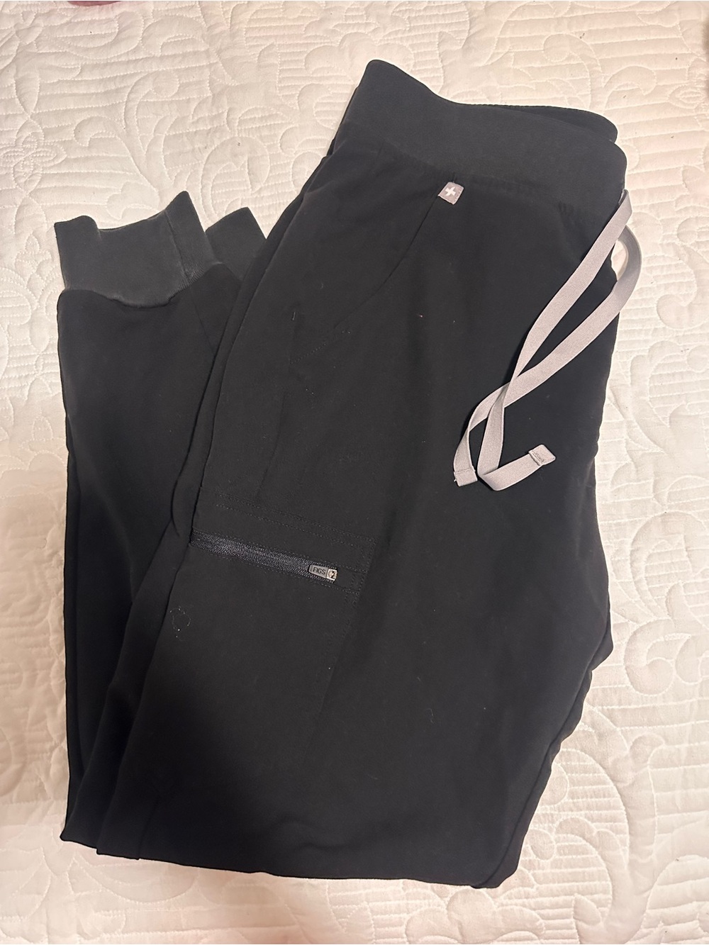 Women’s black figs scrub jogger pants